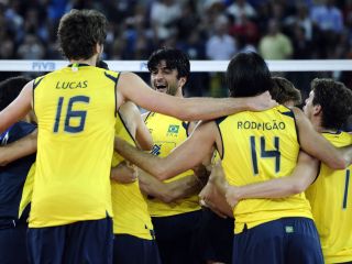 Los brasileos celebran el Mundial logrado en Roma