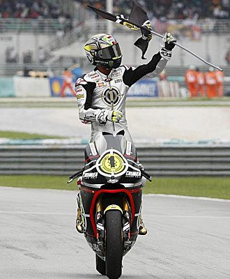 Toni Elas celebrando su ttulo de Moto2