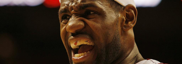 El 'Ejército Rojo' hace sudar y provoca calambres a LeBron James - MARCA.com