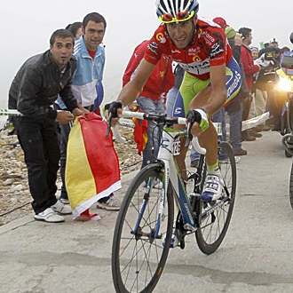 Nibali, con el maillot rojo de la Vuelta a Espaa.