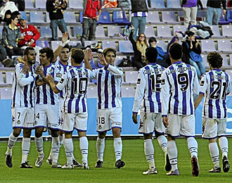 Los jugadores del Valladolid celebran un gol conseguido ante Las Palmas
