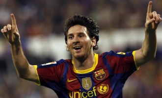 Messi celebra su primer gol ante el Zaragoza