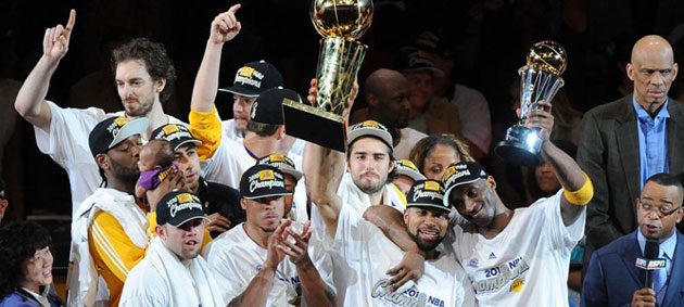 Recuerda como ganaron los Lakers su segundo anillo consecutivo de campeones de la NBA