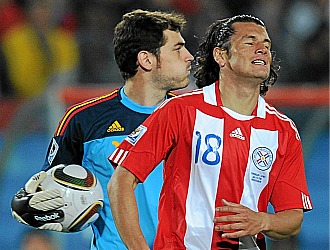 Valdez y Casillas, en el Espaa-Paraguay del pasado Mundial