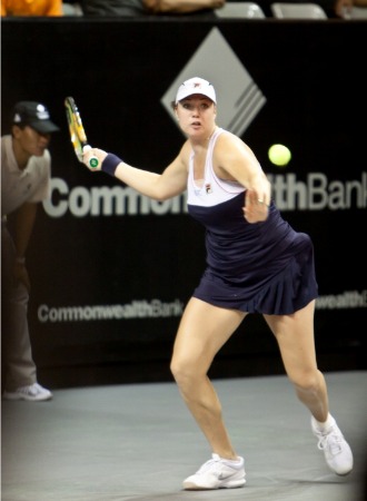 Alisa Kleybanova durante su partido ante Aravane Rezai.
