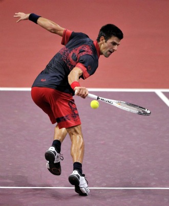 Djokovic devuelve la pelota en el partido frente a su compatriota Troicki.