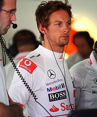 Button, pensativo tras la sesin de calificacin del Gran Premio de Brasil