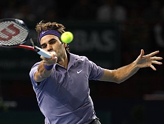 Federer golpea de derecha en su partido ante Gasquet