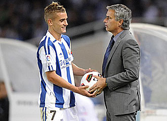 Griezmann junto con Mourinho, entrenador del Real Madrid.