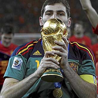 Casillas con la Copa del Mundo.