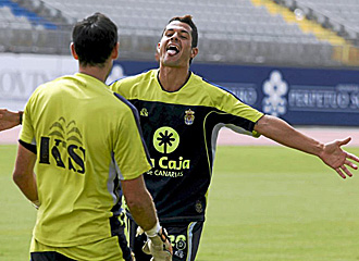 Vitolo sonre durante un entrenamiento.