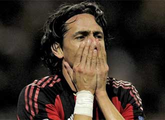 Inzaghi se lamenta en un partido.