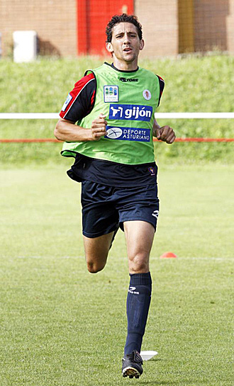 Diego Camacho, durante un entrenamiento en su poca del Sporting