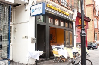 Fachada del restaurante Cambio de Tercio en Londres.