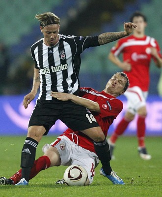 Guti durante el partido entre el Besiktas y el CSKA de Sofa
