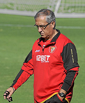 Gregorio Manzano dirige un entrenamiento del Sevilla