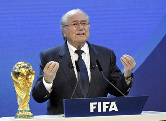 Blatter, junto con la Copa del Mundo.