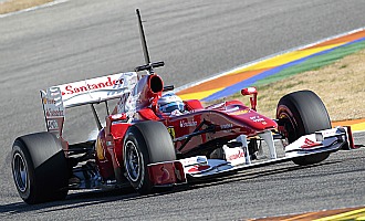 Fernando Alonso, a los mandos del Ferrari en Cheste