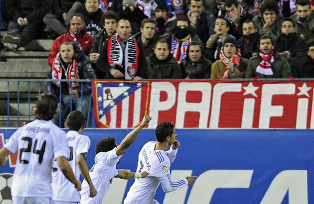 Cristiano manda callar a la grada tras anotar su gol (FOTO: DIEGO G. SOUTO / MARCA)