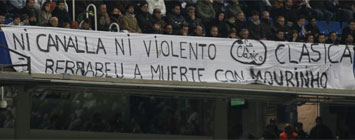 Pancarta de apoyo a Mourinho