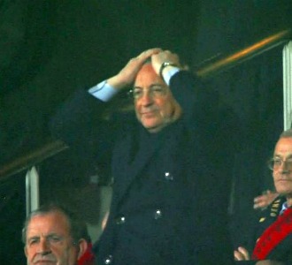 Florentino Prez, en el palco del estadio Gerland en el partido ante el Lyon