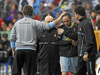 Sergio Garca, con dolores en el hombro, abandona el terreno de juego