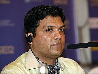 Ali Syed, en conferencia de prensa