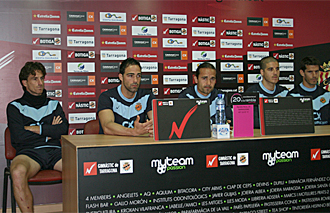 Fernando Morn, Carles Mingo, Rubn Prez, Pedro Mairata y David Medina, los cinco capitanes del Gimnstic, comparecieron en rueda de prensa para pedir el apoyo de la aficin