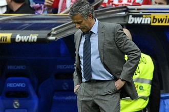 Mourinho, cabizbajo tras la derrota ante el Sporting