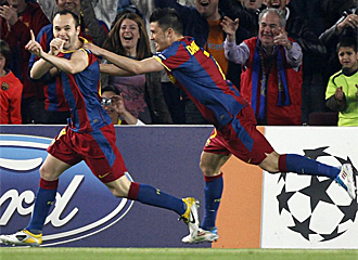 Iniesta celebra el primer gol del Barcelona
