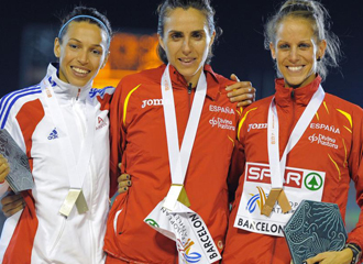 Natalia Rodrguez con la medalla de bronce en los Europeos de Barcelona 2010