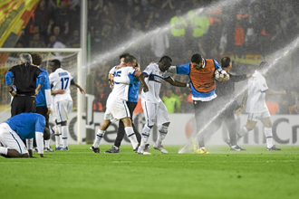 El ao pasado los jugadores del Inter celebraron su pase a la final de la Champions entre la 'lluvia' de los aspersores del Camp Nou