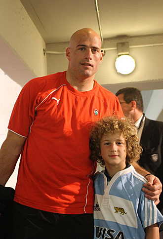 Felipe Contepomi hizo realidad el sueño del pequeño Noah, que lleva jugando al rugby desde los 4 años y que sólo pensaba en tener firmada su camiseta de los 'Pumas' por el gran jugador bonaerense