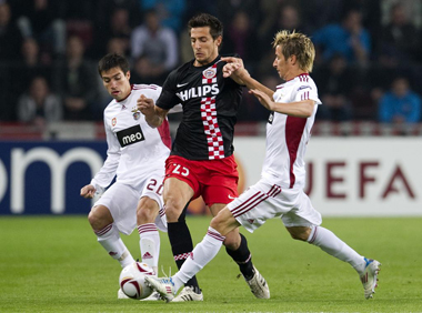 El Bnfica elimin al PSV tras empatar 2-2