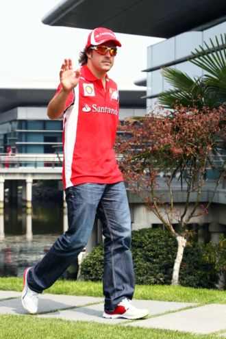 Fernando Alonso, a su llegada al circuito de Shangi