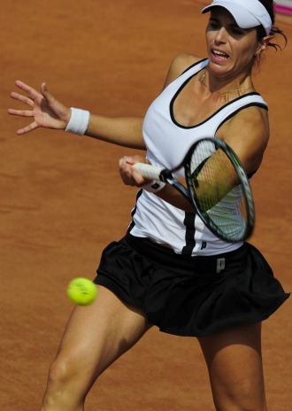 Mara Jos Martnez surante un partido de la Fed Cup.