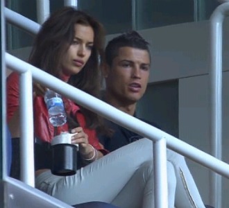 Cristiano Ronaldo con Irina, en su palco