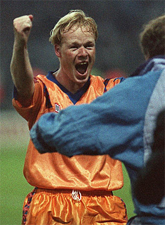 Koeman celebra el gol del triunfo en la final del 92.