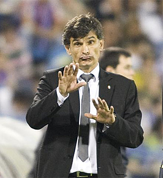 Mendilibar da instrucciones a sus jugadores en el choque contra el Zaragoza