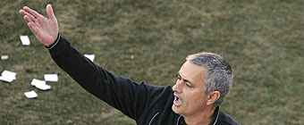 Mourinho y el cuarto rbitro