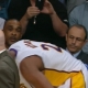 Kobe Bryant protagoniza el cabreo del ao en la NBA y lo paga con una silla