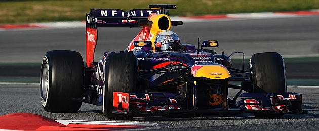 Sebastian Vettel, rodando con el RB9 en Montmel / RV RACING PRESS