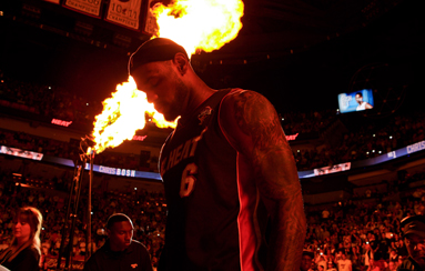 LeBron James pone a sus Heat a la altura de los Bulls de Michael Jordan