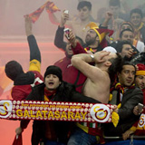 Aficionados del Galatasaray excavaron
un tnel para colarse en el Veltins Arena