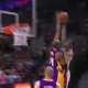 Top 10 NBA: Kobe Bryant se juega el antebrazo en un taponazo a un intento de mate