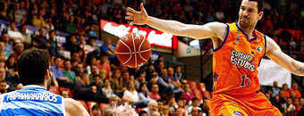 Valencia Basket deja a Lagun Aro pendiente de un milagro