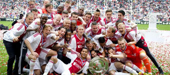 El Ajax sigue mandando en Holanda