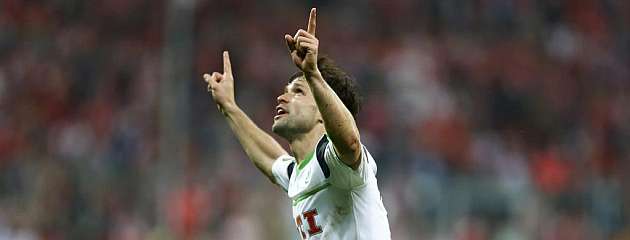 Diego Ribas celebra un gol con el Wolfsburgo / Reuters