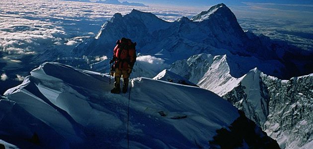 Mueren dos escaladores cuando descendan del Everest