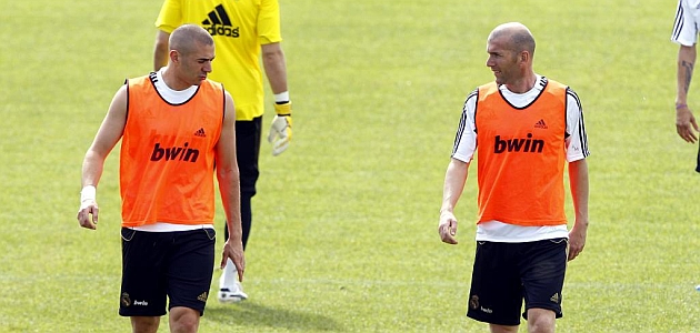 Benzema is Zidane's number 9
